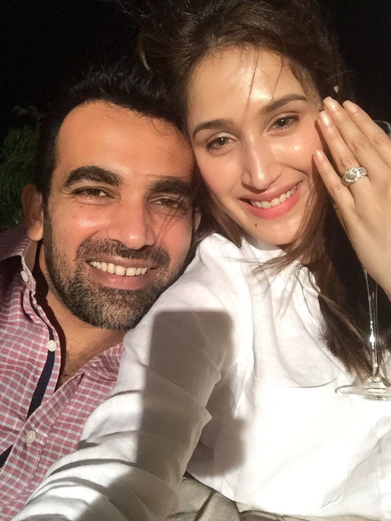 zaheer-tweets-engagement-pic-with-chak-de-girl